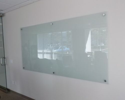 Bảng hiệu kính cường lực Phú Quý NEG tại Bình Dương