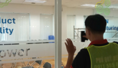 Thi Công Decal Mờ Cắt In Logo Tại KCN VSIP 123 & Mỹ Phước 1234 | Phú Quý NEG