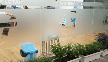 THI CÔNG DÁN DECAL MỜ VĂN PHÒNG CHO SÓNG THẦN 3, ĐẠI ĐĂNG, VSIP3 TẠI BÌNH DƯƠNG